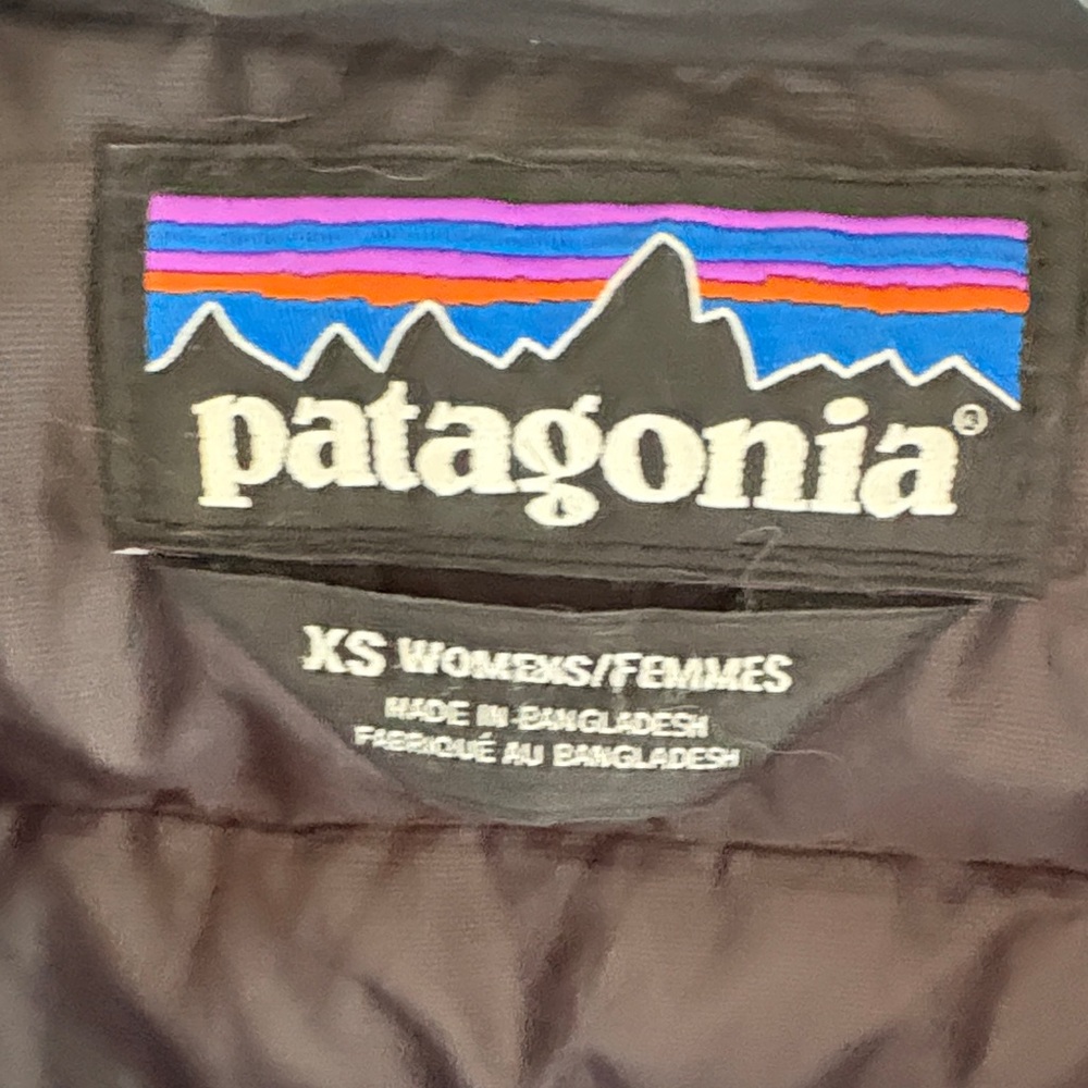 Patagonia Women's Black Puffer Jacket - Picture 5 of 6